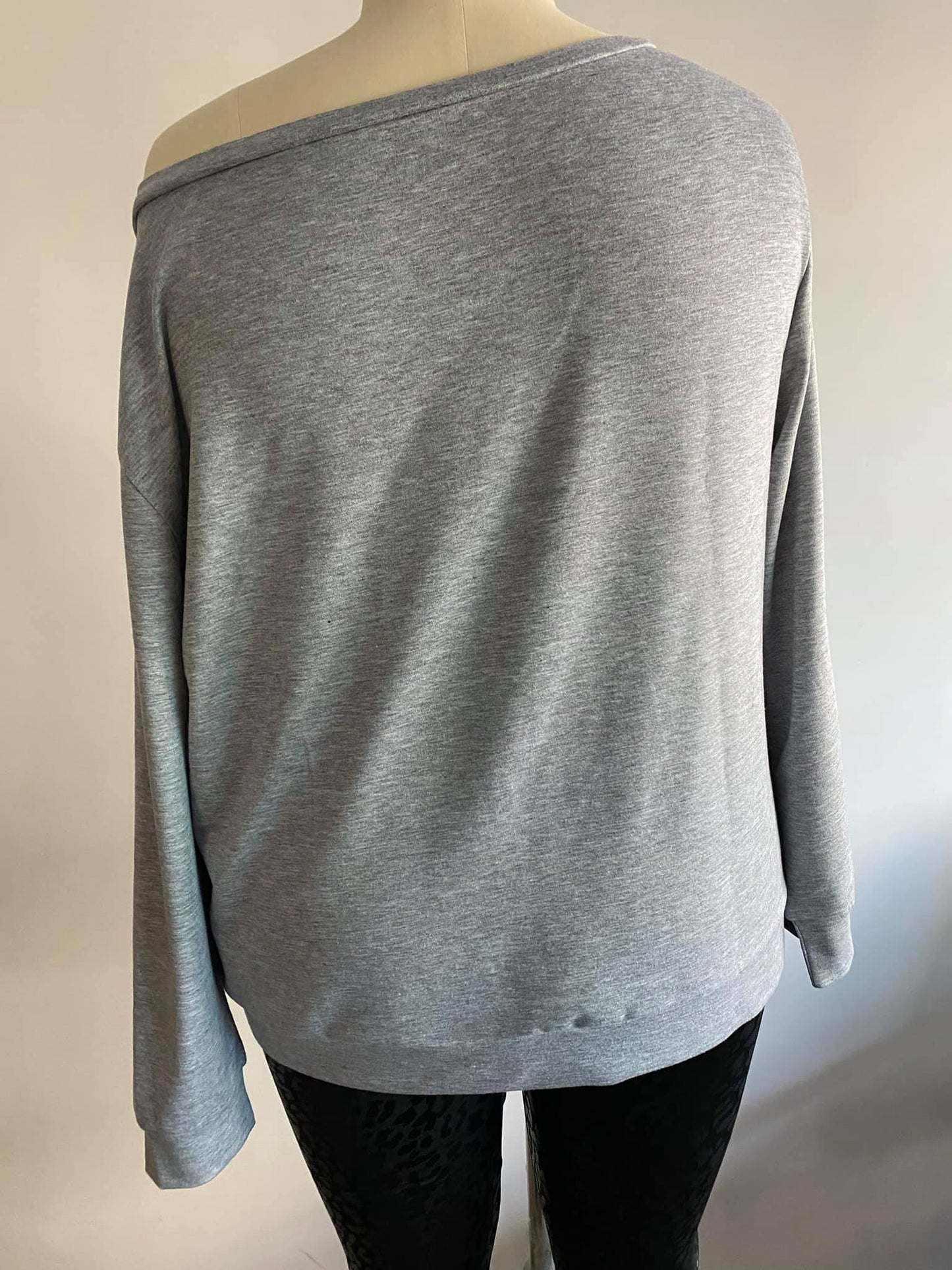 SLOUCHY SWEATSHIRTS